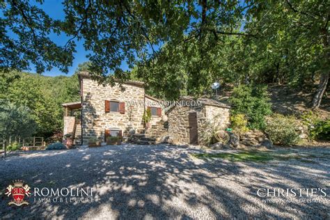 CASALE RISTRUTTURATO CON PISCINA IN VENDITA IN TOSCANA Romolini