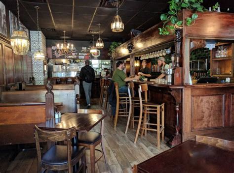 This Cozy British Pub In Massachusetts Serves The Most Mouthwatering Meat Pies | Места