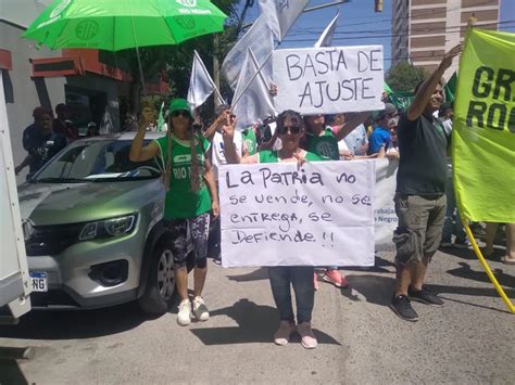 Las Organizaciones Sociales Se Manifestaron En Las Calles De Roca Anr