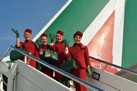 Le Nuove Divise Alitalia Di Ettorr Bilotta Donna Moderna