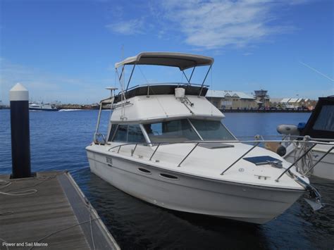 Sea Ray 255 Flybridge Legendary Searay Power Boats Boats Online For