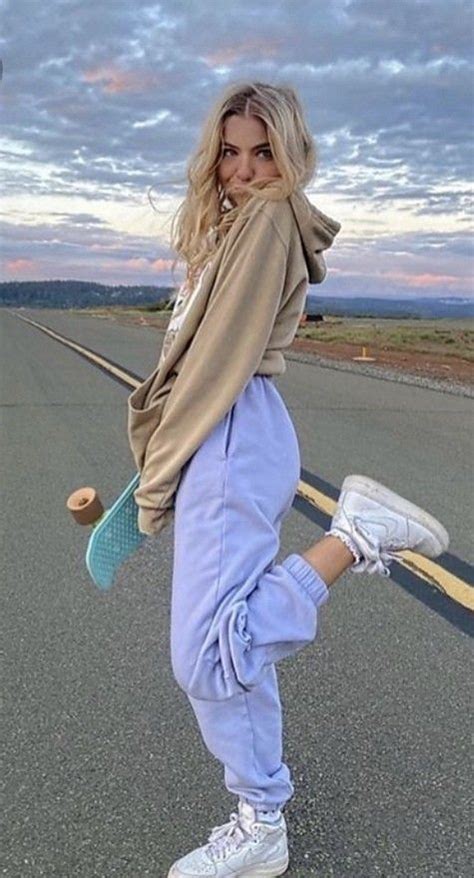 𝕠𝕦𝕥𝕗𝕚𝕥 𝕚𝕕𝕖𝕒𝕤 Skater girl outfits Cute comfy outfits Girl outfits