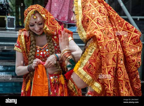 Moscow Russia 13th Of August 2023 Russian Girls Wearing National Indian Dresses Take Part The