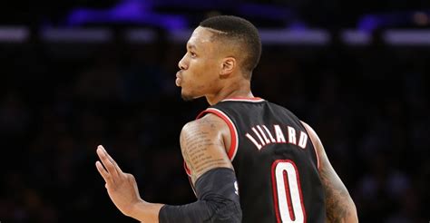 En Feu Damian Lillard Fait Tomber Les Golden State Warriors