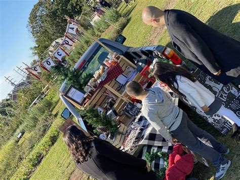 Insanely Cute Hot Cocoa Stand Photo Shoot Using Your Pickup Truck