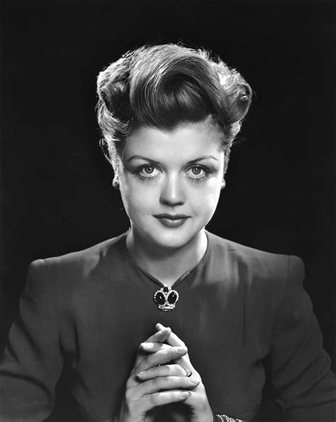 This Photo Of Angela Lansbury Was Taken By Yousuf Karsh In 1946 R Colorization