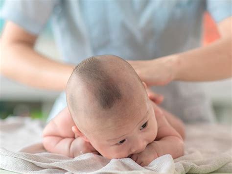 小孩发烧用按摩只需五步对照图解快速get退烧穴位家庭医生在线