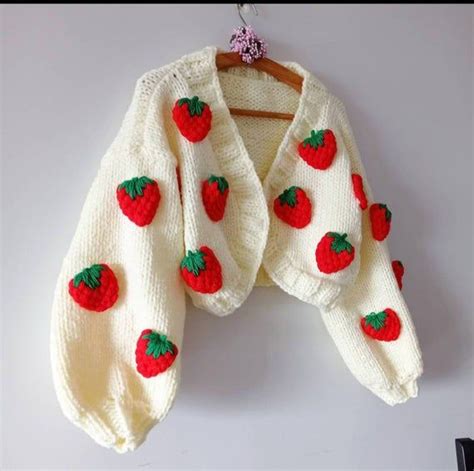 Strawberry Chunky Crop Cardigan For Woman Creamy Oversize Sweater