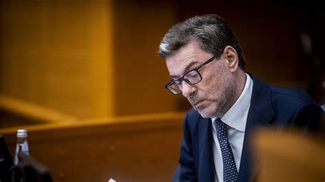 Giorgetti Brancola Nel Buio E Continua A Chiederci Sacrifici In Vista