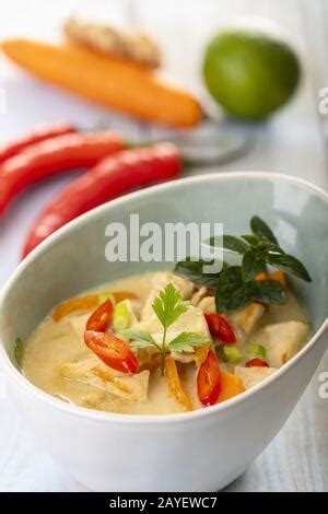 Kokosmilch Suppe Mit Huhn Oder Thai H Hnchen Kokos Suppe Tom Kha Gai