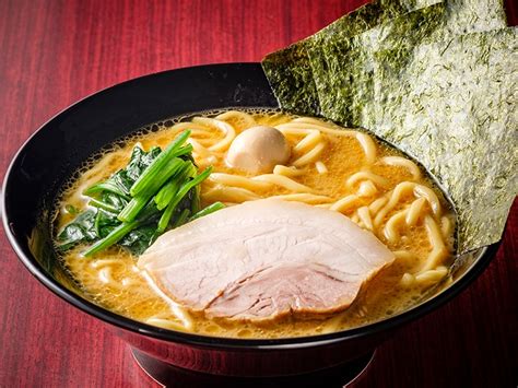 【横浜】行列必至のラーメン店13選！家系総本山の濃厚豚骨や“辛旨”蒙古タンメンも！ Favy ファビー