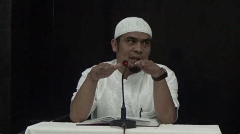 Komitmen Kepada Allah Swt Oleh Ustadz Rizal Siregar Lc Ma Youtube