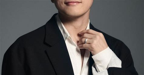 jo bok rae el actor de moving celebra su boda tras  anos de