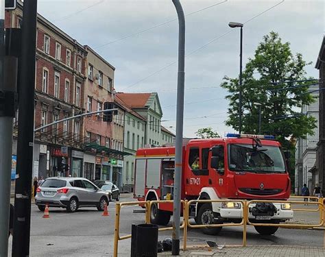 Wypadek w centrum Para 18 latków z ciężkimi obrażeniami w szpitalu W