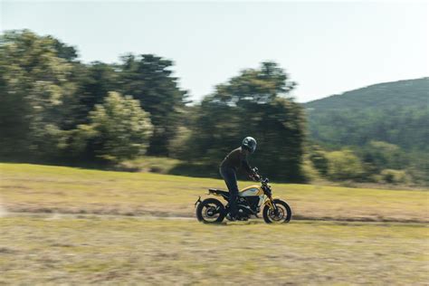 Retro Vergleich Cfmoto Cl X Vs Ducati Scrambler Icon Vs