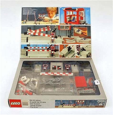 Lego 7866 12 Volt Remote Controlled Level Crossing With Monthly Toy Auction Leonard Joel