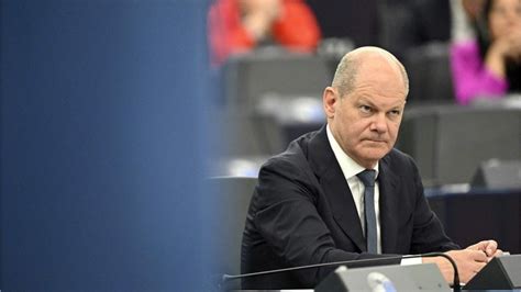 Lange Haare statt Glatze So sah Kanzler Olaf Scholz früher aus ProSieben