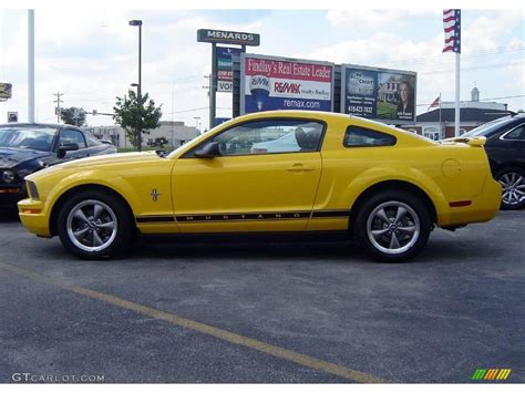 2006 Screaming Yellow Ford Mustang V6 Premium Coupe 16023862 Photo 2