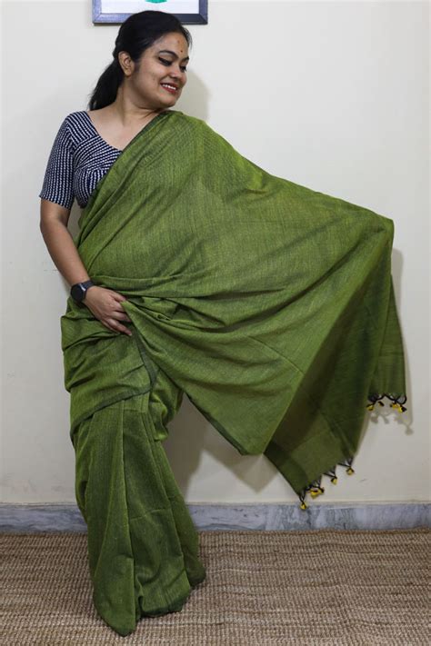 Light Green Plain Cotton Saree Bongchong