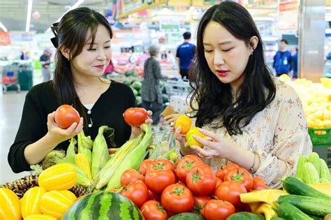 농협유통 먹거리 물가 부담 완화를 위한 ′농식품 가격 안정 365′ 행사