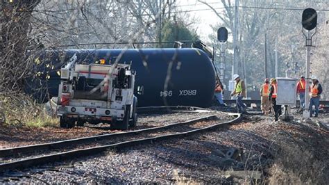 Cp Broken Rail Caused Oil Train Derailment In Wisconsin Wluk