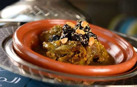 Tajine de veau aux pruneaux et amandes grillées Cuisine Marocaine