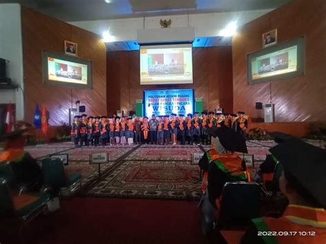 Mahasiswa Penerima Beasiswa Pemko Padang Panjang Diwisuda Di Pnp