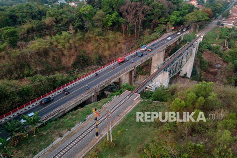 Kai Resmikan Jalur Kereta Sukabumi Cianjur Cipatat Republika Online