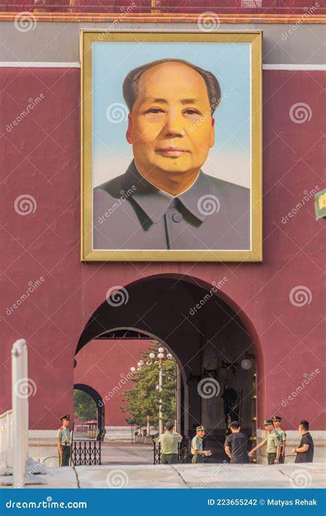 Mao Zedong Portrait On Beige China Yuan Banknote Stock Photo