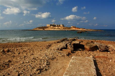 L Isola Delle Correnti Dove Il Mar Ionio Abbraccia Il Mar Mediterraneo