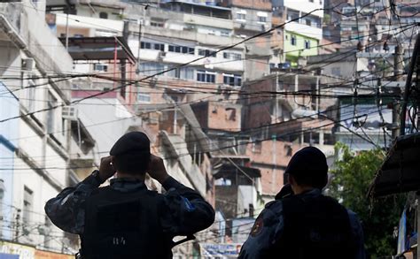 Operação Policial Na Favela Da Rocinha 13042018 Cotidiano