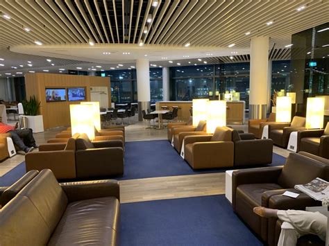 Review Lufthansa Senator Lounge Z Frankfurt Frankfurtflyer De