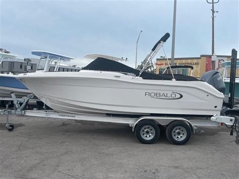 2024 Robalo R207 Dual Console Dual Console for sale - YachtWorld