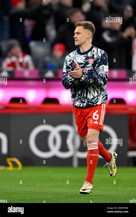 Warm Up Training Joshua Kimmich FC Bayern Munich FCB 06 Allianz Arena