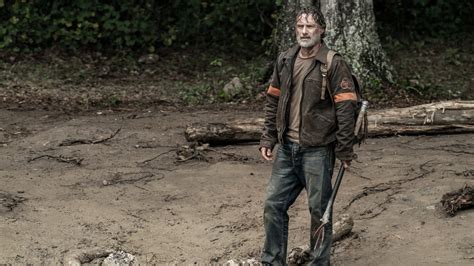 The Walking Dead: Rick and Michonne Set Photos Show Off Andrew Lincoln ...