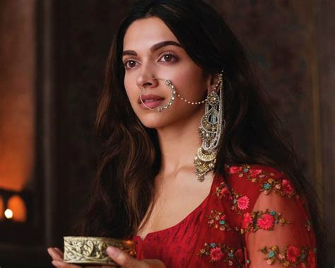 Heard This? Deepika Padukone Will Dance to ‘Ghoomar’ from Padmaavat at ...