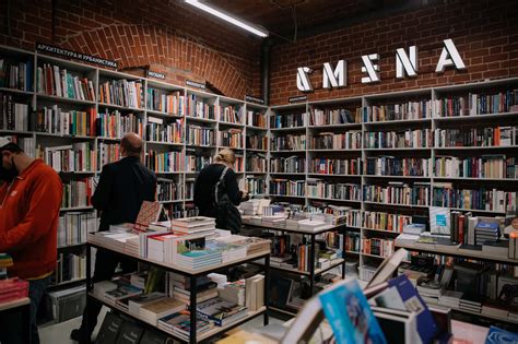 Это «Смена». Единственный независимый книжный в Казани