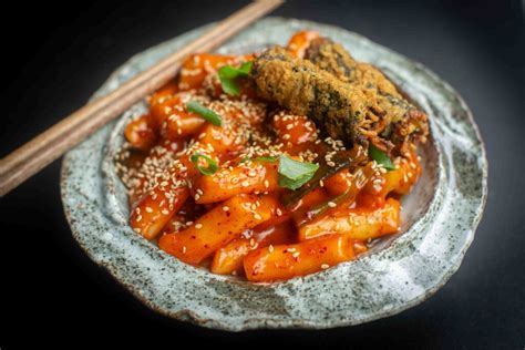 15 Minute Easy Vegan Tteokbokki Spicy Korean Rice Cakes Karinokada