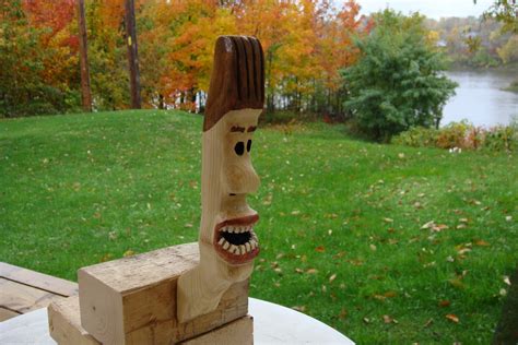 Sculptures à la tronçonneuse et au ciseaux sur bois Québec Richmond