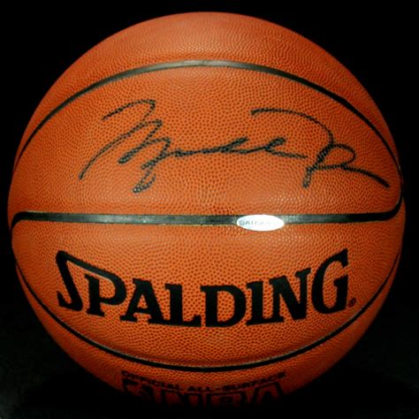 Online Sports Memorabilia Auction | Pristine Auction