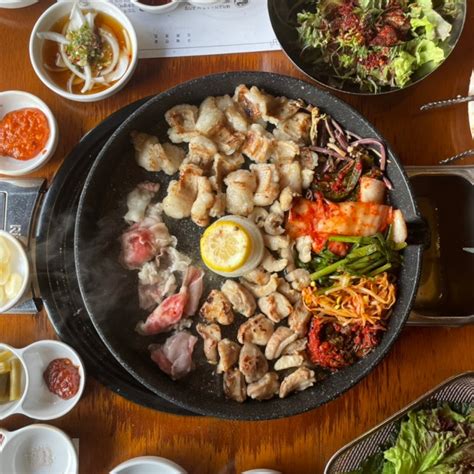 경산옥산동맛집 꽃돼지식당 경산점 직접 구워주는 경산고기집 양대창세트 볶음밥 치즈추가 주차장단체석 완비