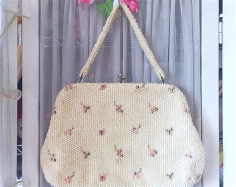 Vintage Corde Bead Lumured White Pink Beaded Floral Handbag Evening Bag