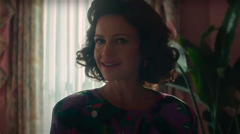 Lisa Frankenstein Clip Introduces Carla Gugino As Kathryn Newtons Stepmom