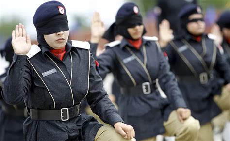 Female Police Officers In Pakistan