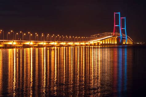 Sejarah Jembatan Suramadu Ikon Wisata Surabaya Terkenal