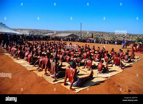 African ritual hi-res stock photography and images - Alamy