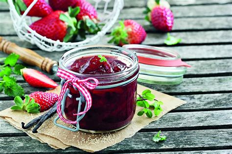 Confiture Aux Fraises Et Aux Framboises La Vie Claire