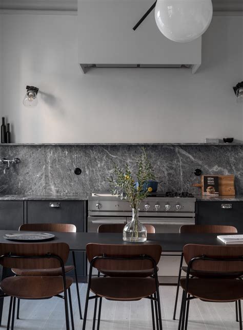 Impressive grey marble kitchen - COCO LAPINE DESIGNCOCO LAPINE DESIGN