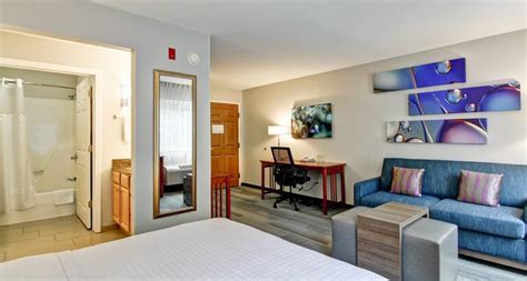 Extended-Stay Hotels in Stratford, CT - Homewood Suites