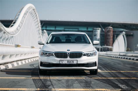 Rent A Bmw I White Id In Dubai Evolveae